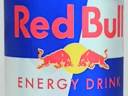 Redbull energetický nápoj